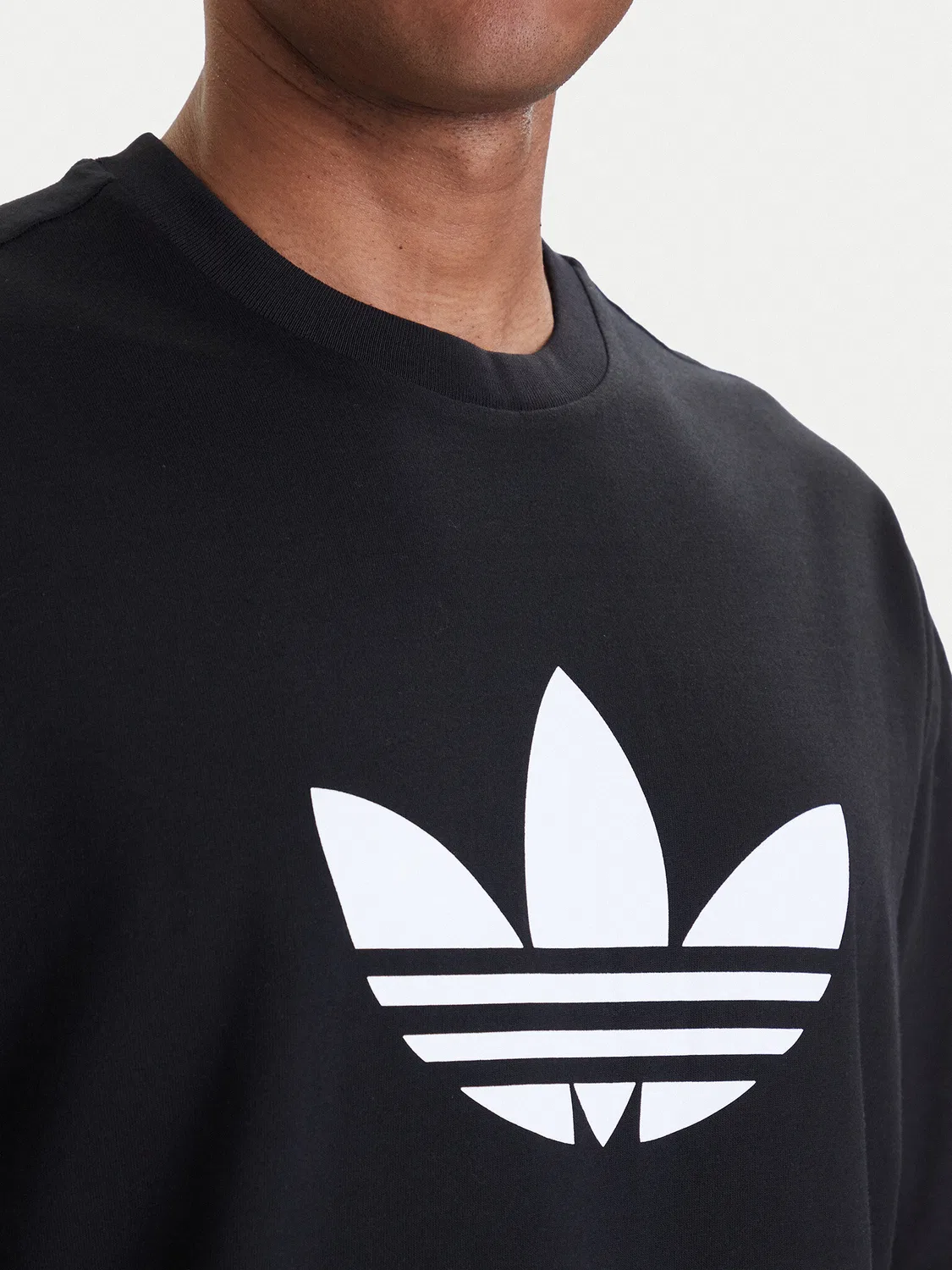 Мужская футболка свободного кроя adicolor Trefoil Adidas, черный — фото 4