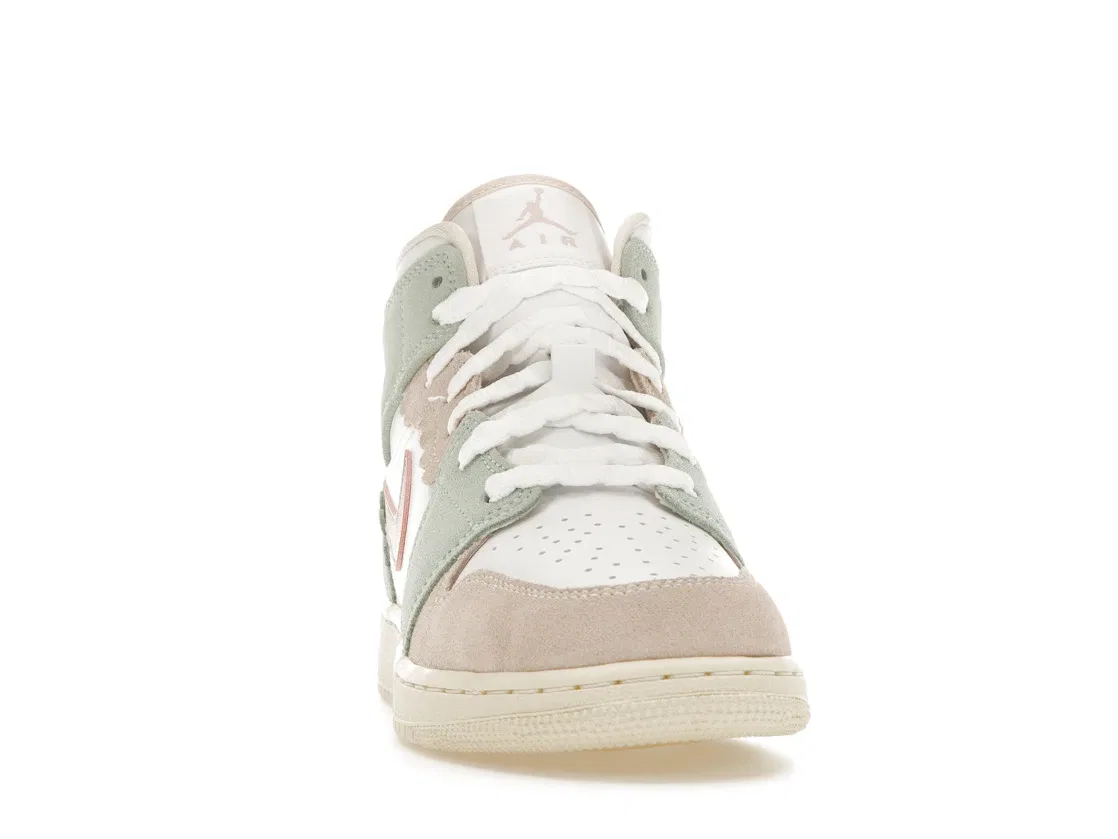 Детские кроссовки для мальчиков и девочек кожаные Jordan 1 Mid SE Pink Oxford Jordan, White/Jade Ice/Guava Ice/Pink Oxford — фото 2