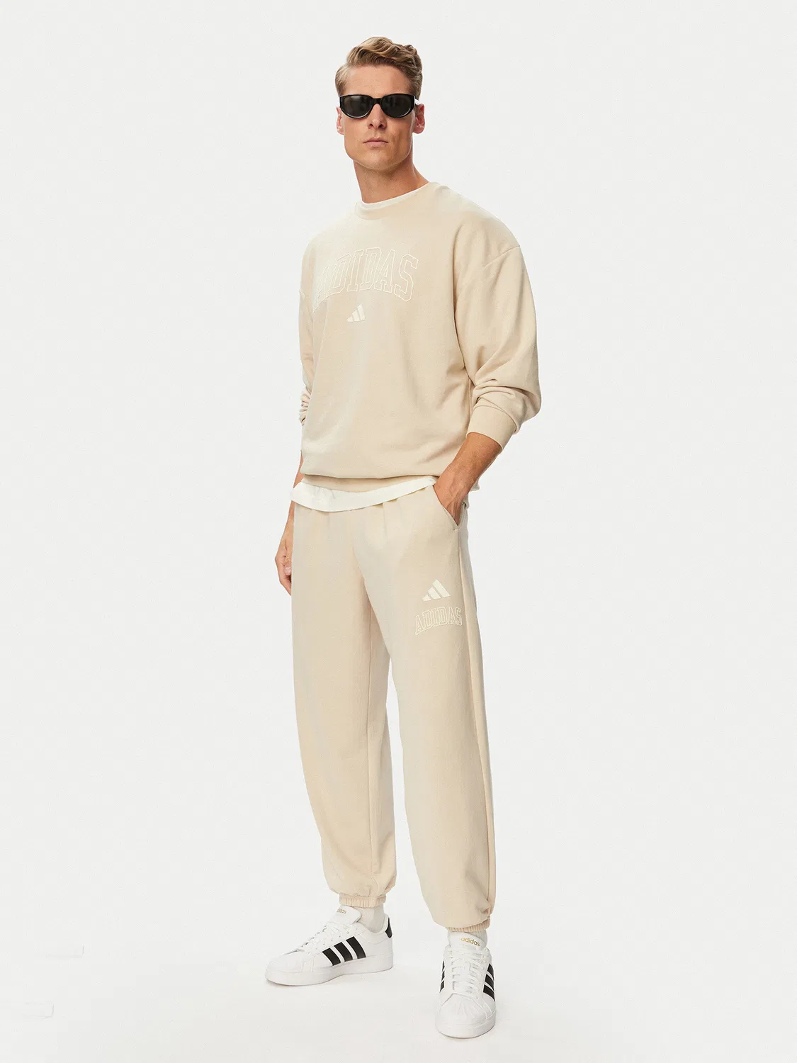 Мужские спортивные штаны стандартного кроя Seasonal Essentials Collegiate French Terry Cuffed Adidas, бежевый — фото 2