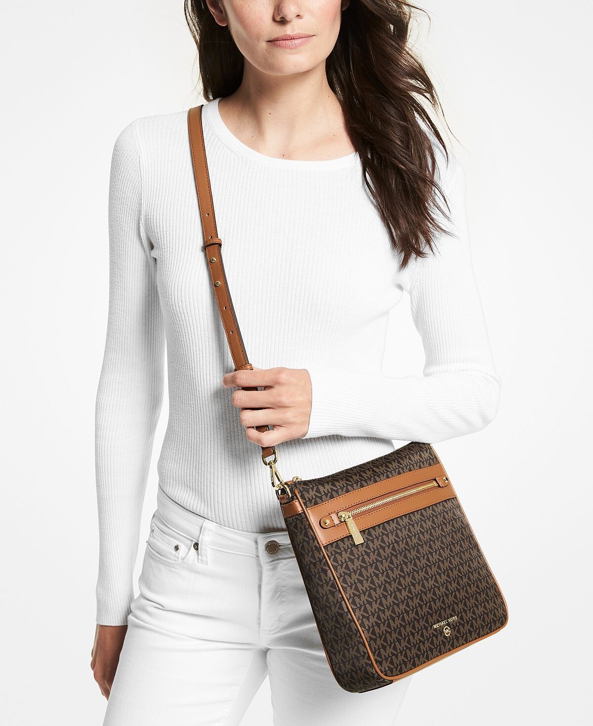 

Сумка Michael Kors Signature Jet Set Charm Small North South, коричневый