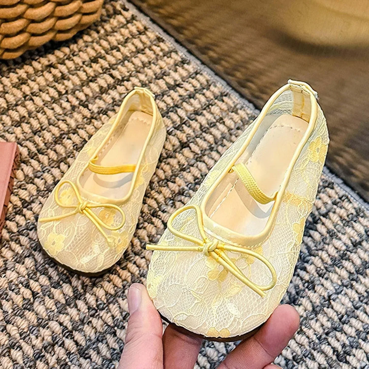 Детские балетки для девочек с вышивкой и бантом Lace Flats for Girls, Yellow — фото 2