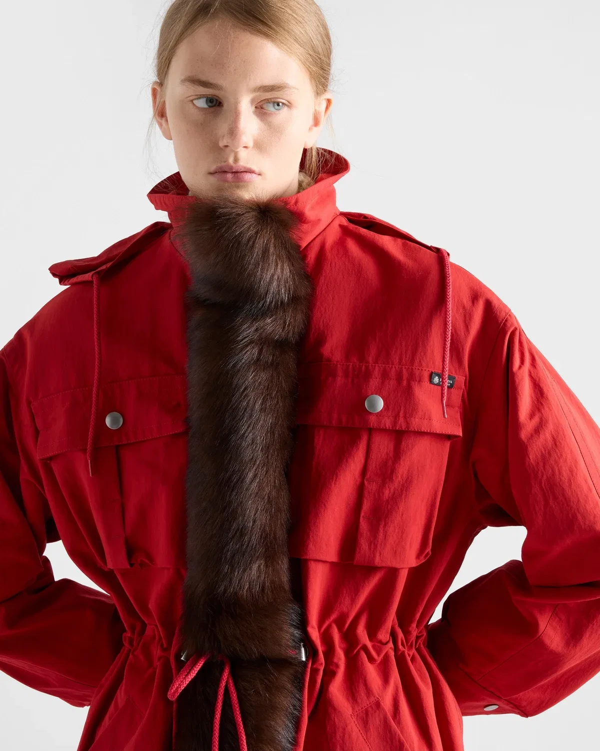 Парка из технической ткани с отделкой из овчины Prada, красный — фото 3