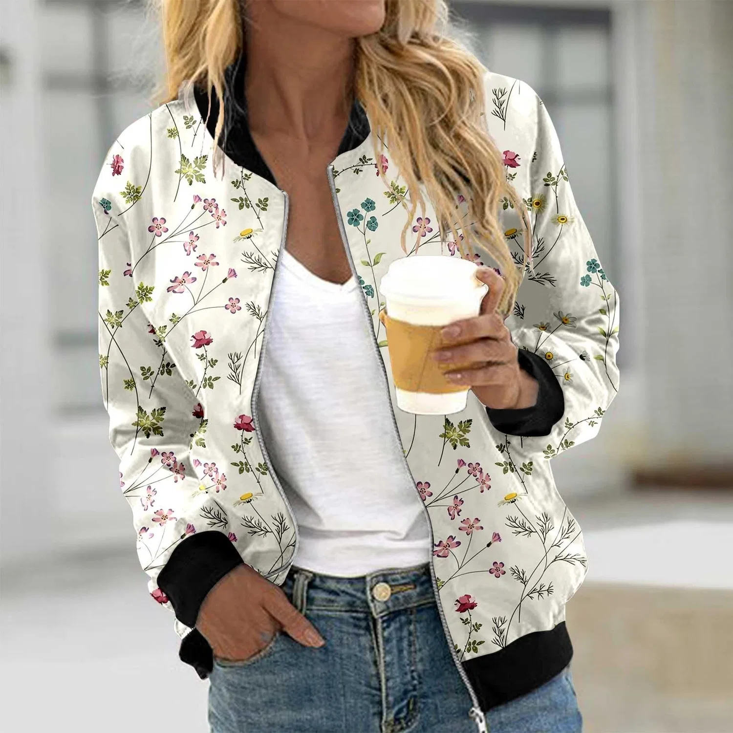Женская куртка-бомбер с вышивкой, модель College Blouson, Beige — фото 3