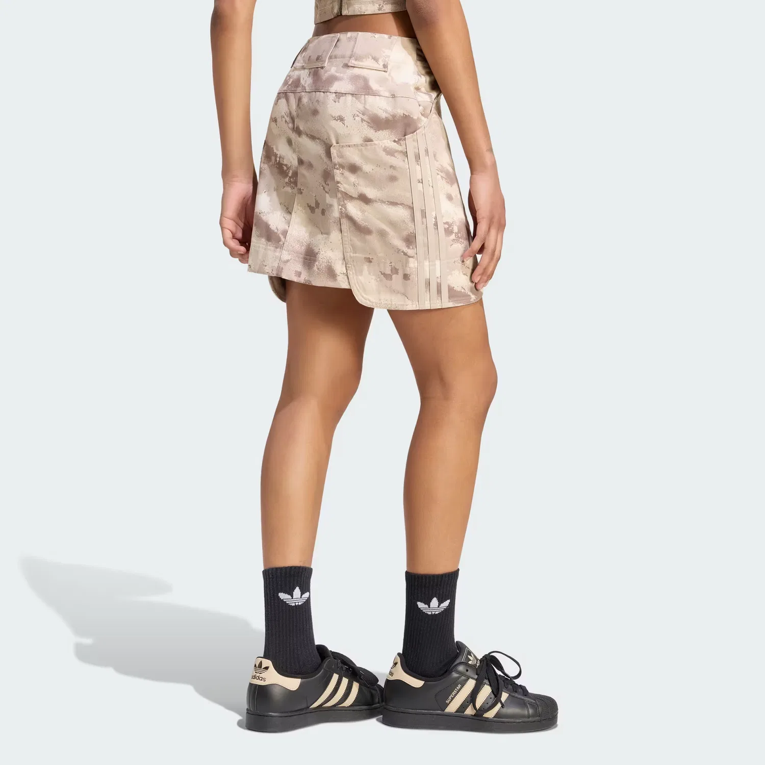 Женская юбка-карго с застежкой на пуговицы Cargo Skirt Adidas Originals, мультиколор/wonder beige — фото 2
