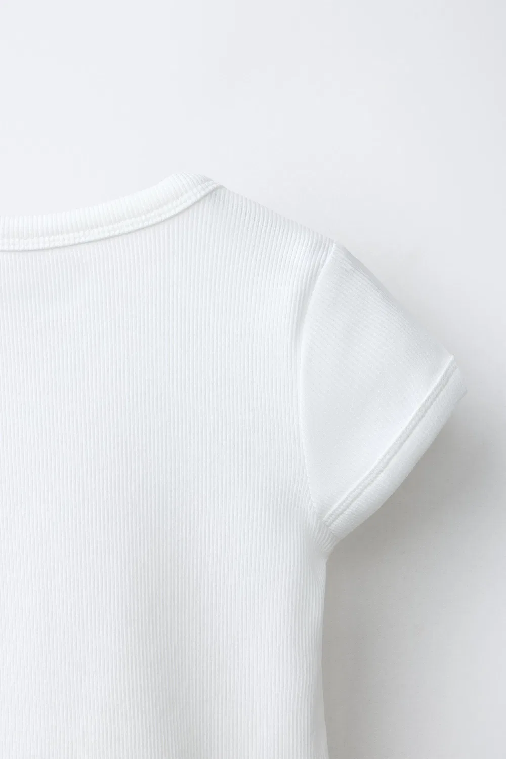 Футболка с V-образным вырезом и ребристой отделкой ZARA, White — фото 4