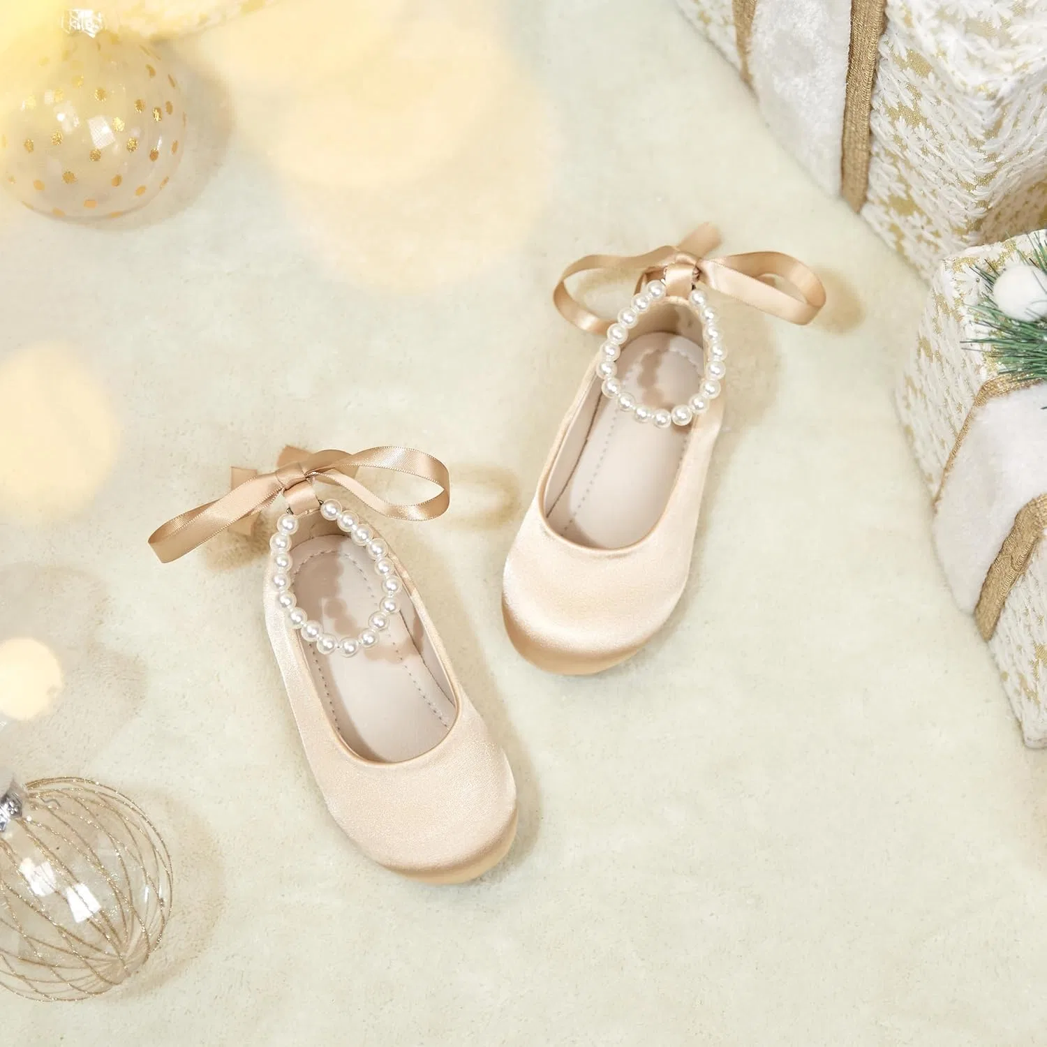 Детские туфли-балетки для девочек с жемчужным ремешком PHIRAMIN, Champagne Pearl Strap — фото 3