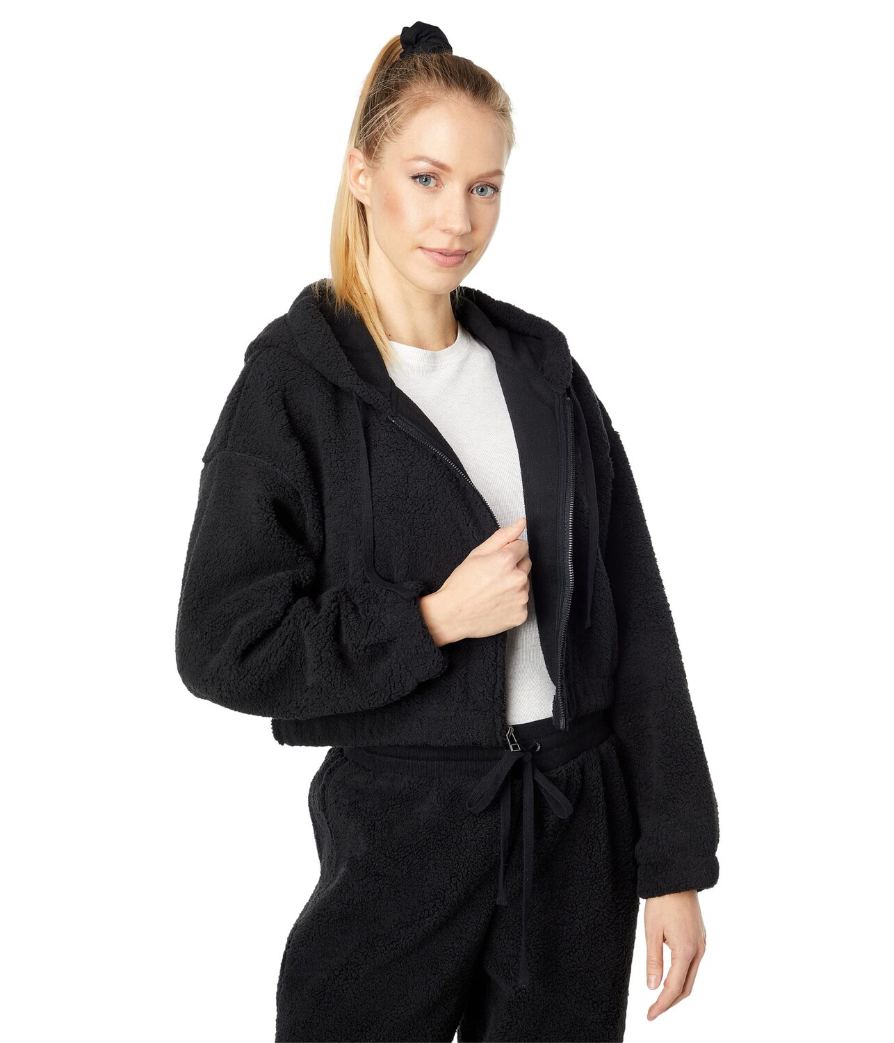 

Худи Splendid, Sundown Bowie Zip Front Jacket in Recycled Poly Blend Sherpa, Черный, Худи Splendid, Sundown Bowie Zip Front Jacket in Recycled Poly Blend Sherpa