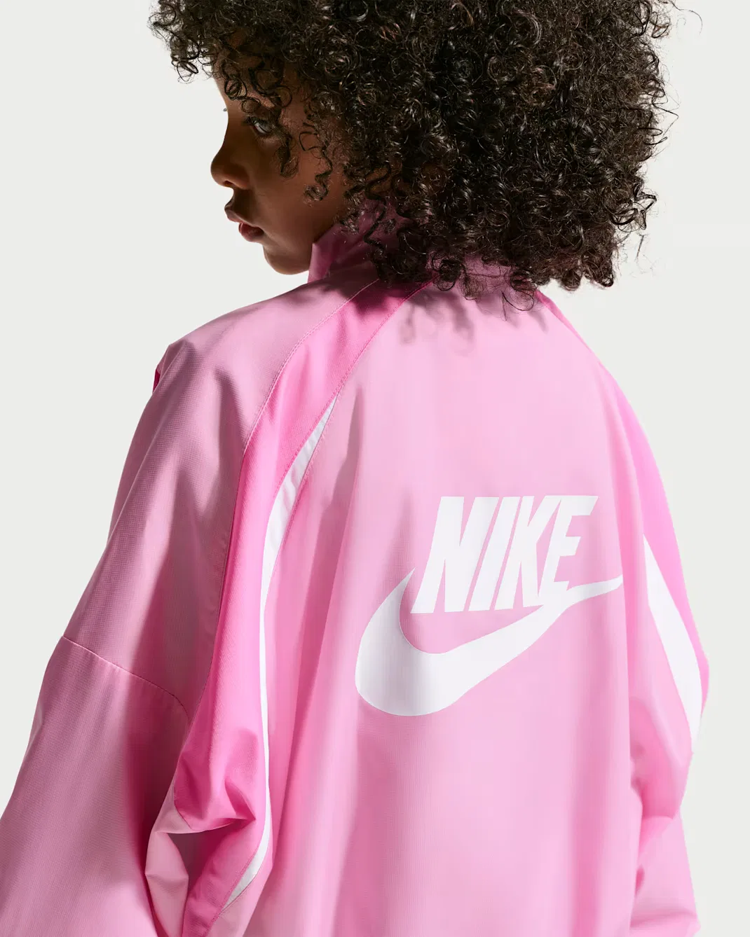 Детская куртка без капюшона с цветными блоками Nike, Pink Rise — фото 2