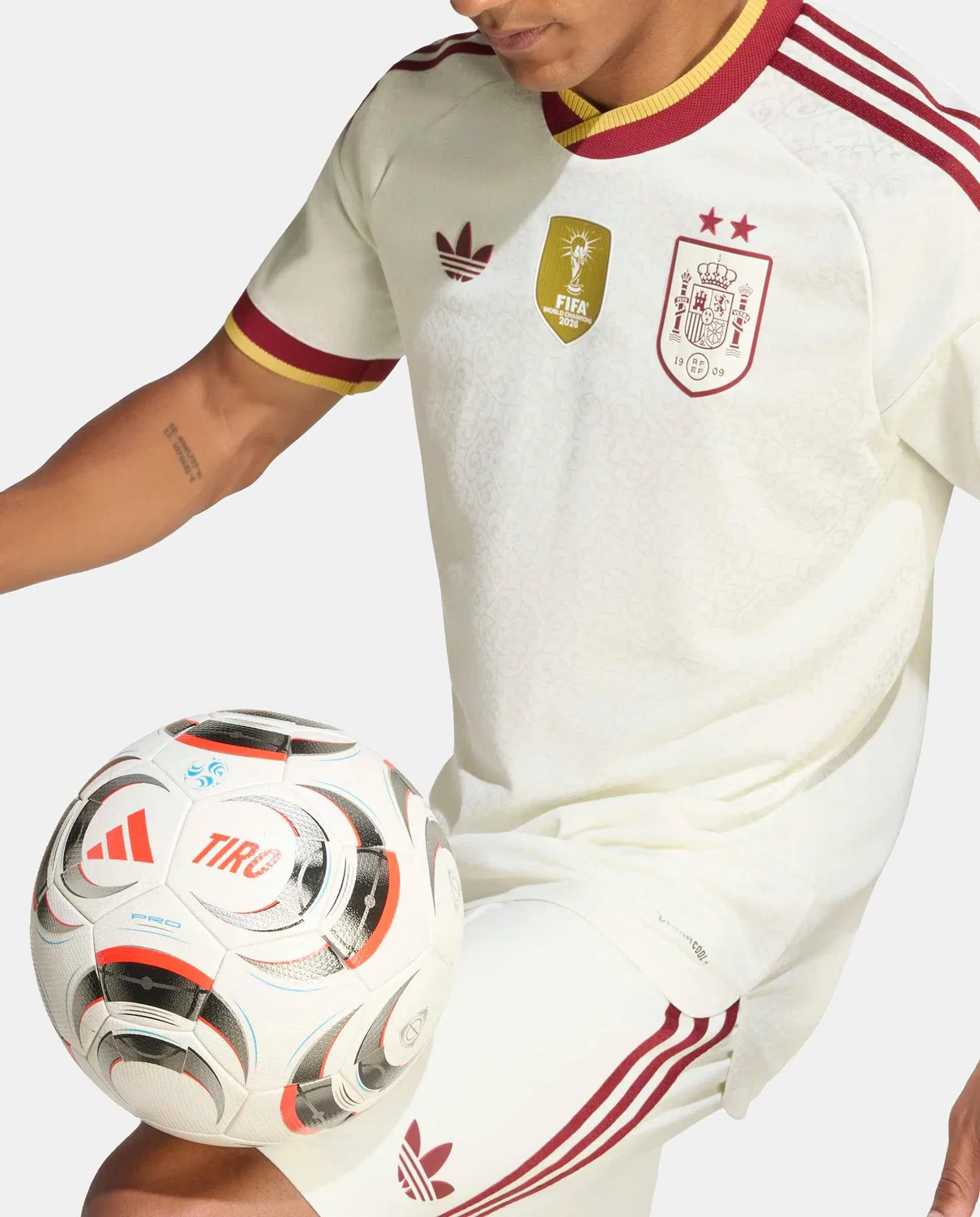 Мужская футболка, 2ª Equipación Authentic España 2 Estrellas, adidas, белый красный — фото 4