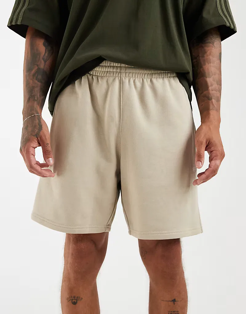 Флисовые шорты Adidas Originals Trefoil essentials хаки — фото 4