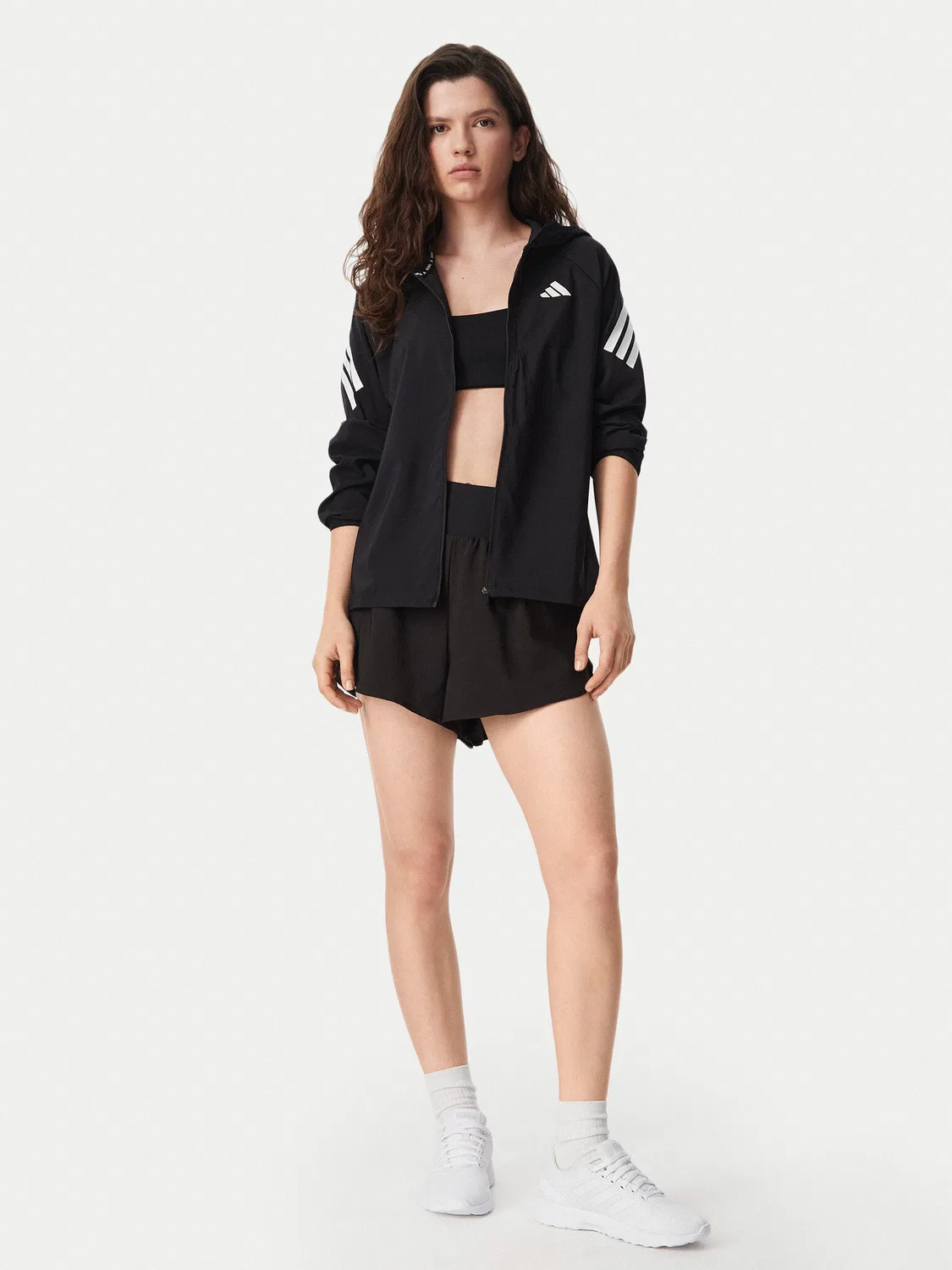 Женская демисезонная куртка стандартного кроя Running Adidas, черный — фото 2