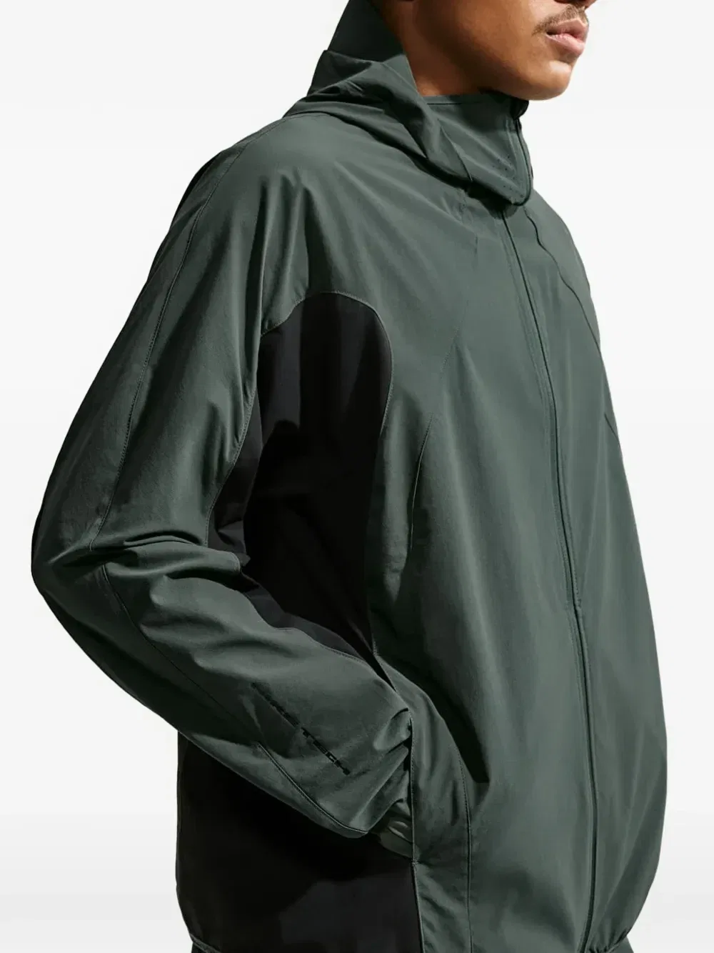 Куртка Nike Tech Helios Dri-Fit, зеленый — фото 4