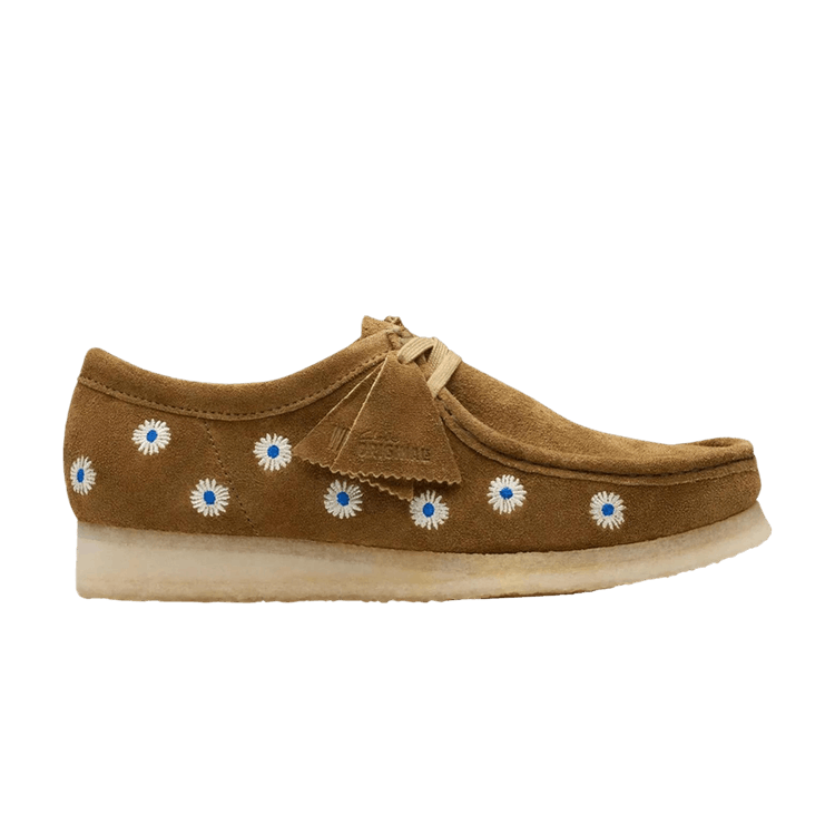 

Кроссовки Wallabee 'Dark Olive Floral Embroidery', зеленый