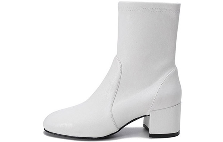 Белые женские полусапожки Stuart Weitzman на каблуке 5 см