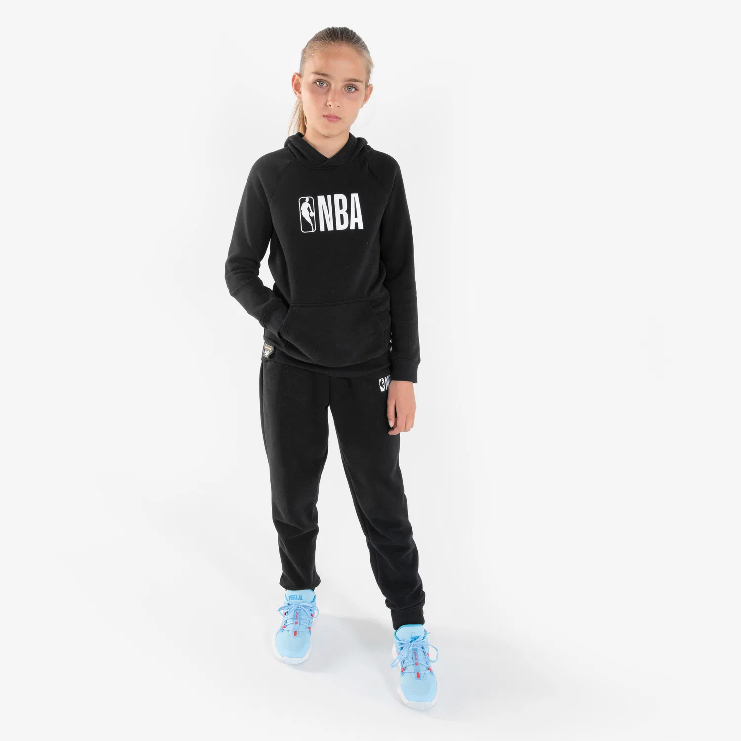 Детский худи с принтом NBA Hoodie 900 Tarmak, Graphitschwarz / Schwarz / Bunt — фото 2