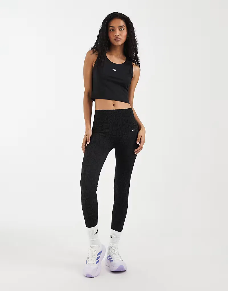 Вязаные леггинсы Adidas Training полной длины, серые, с принтом под змеиную кожу