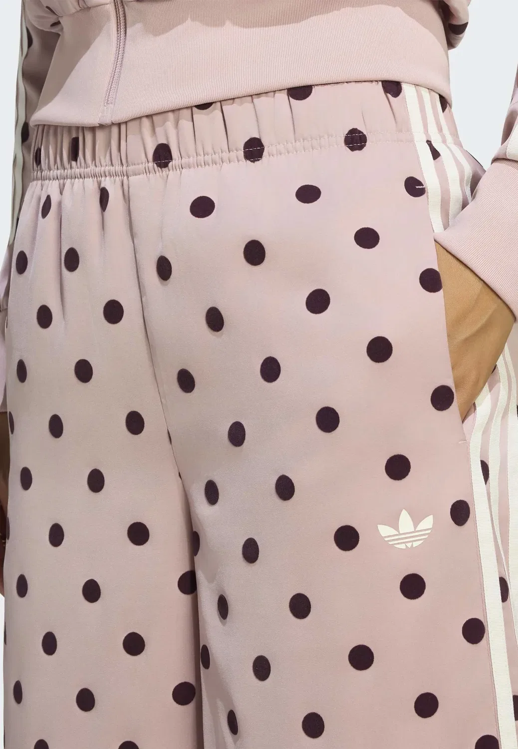 Брюки с широкими штанинами из атласа в горошек Adidas Originals, Dual Lilac — фото 4