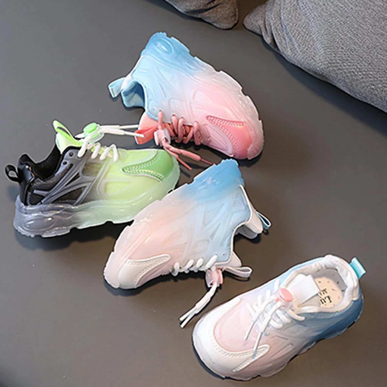 Детские кроссовки для мальчиков с подсветкой Mesh Breathable Light up Sneakers, Green — фото 2