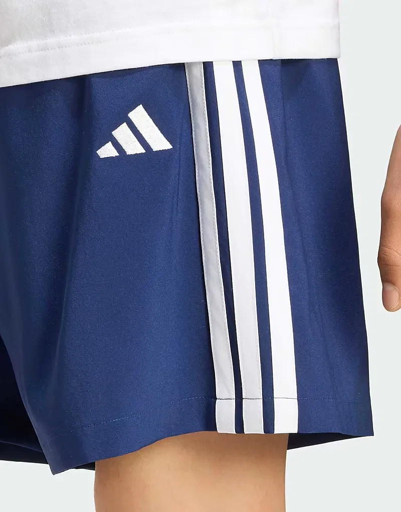 Шорты Adidas Performance Essentials Chelsea Lite с тремя полосками, темно-синий, белые — фото 2