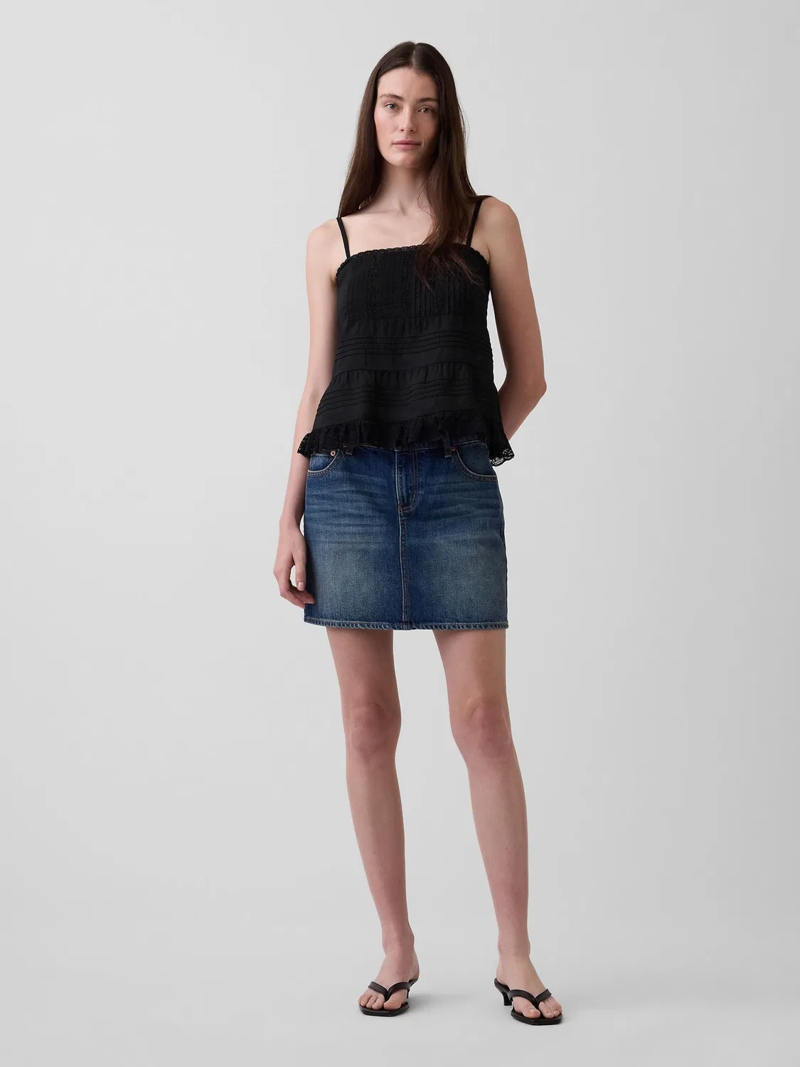 Топ-камисол Gap Black Lace-Trim Cami, черный — фото 3