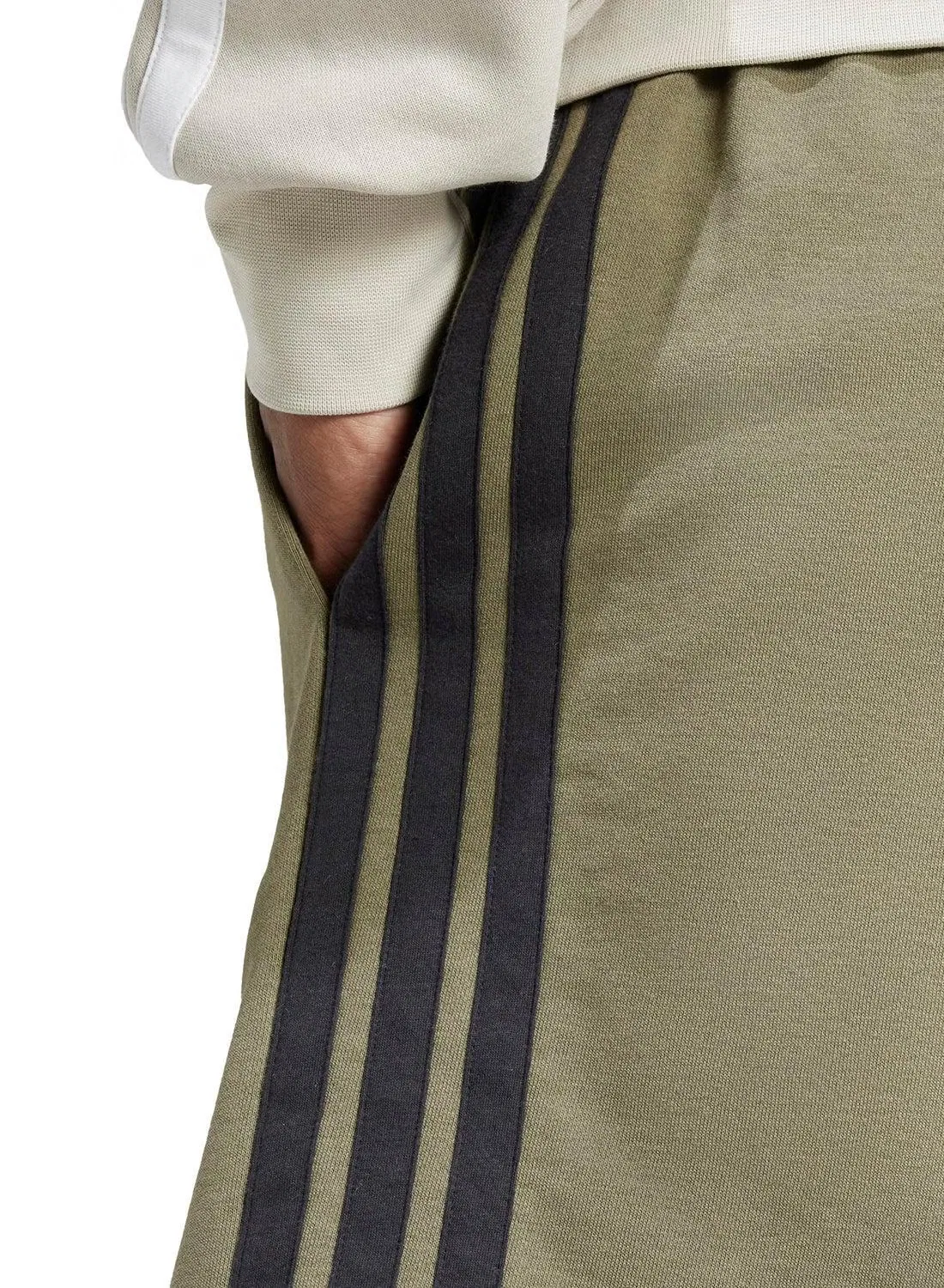 Шорты из футера с тремя полосками Essentials Adidas, оливковый — фото 4
