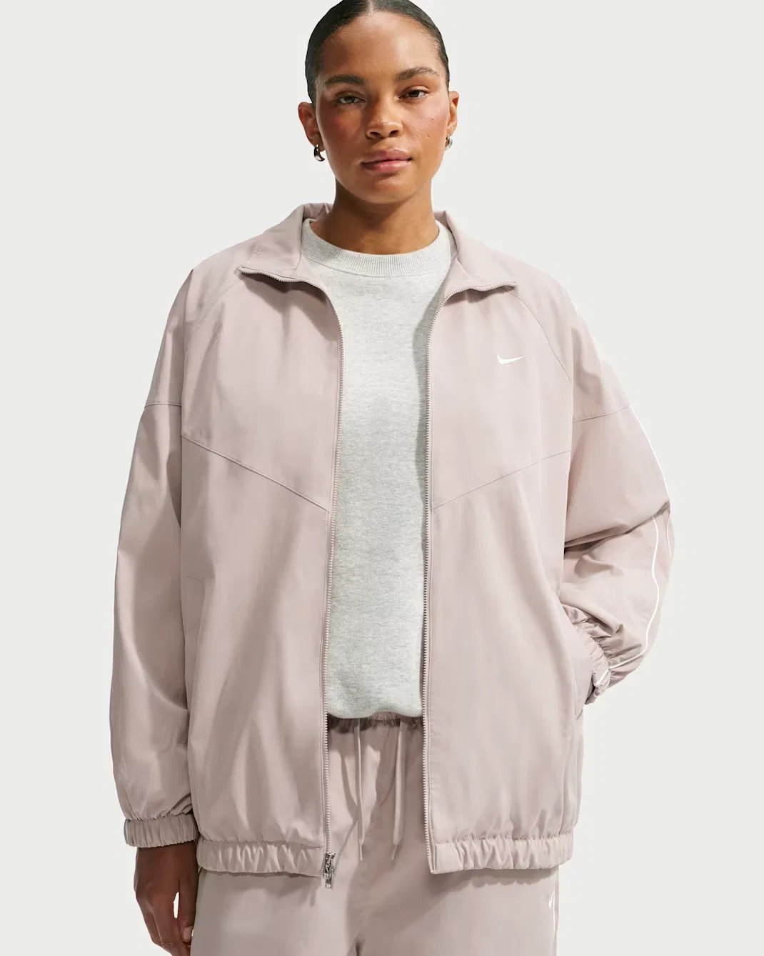 Женская спортивная куртка оверсайз Nike Sportswear, Cream II/White/White