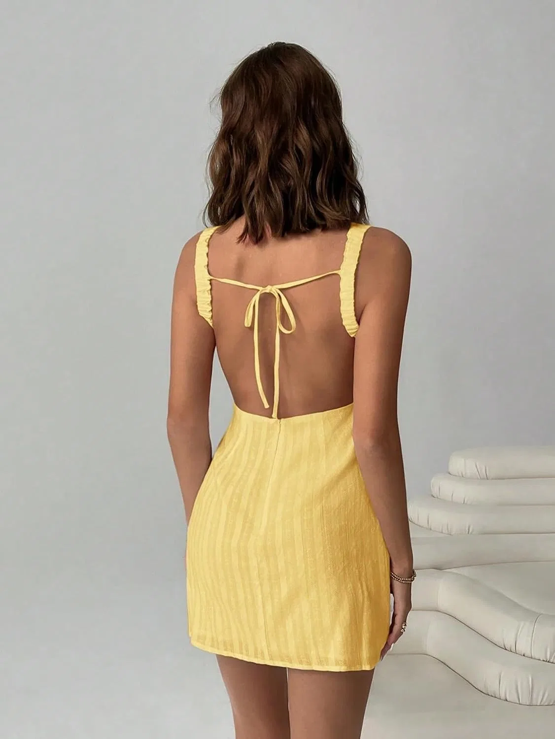 Женское мини-платье без рукавов асимметричный вырез, Yellow — фото 3