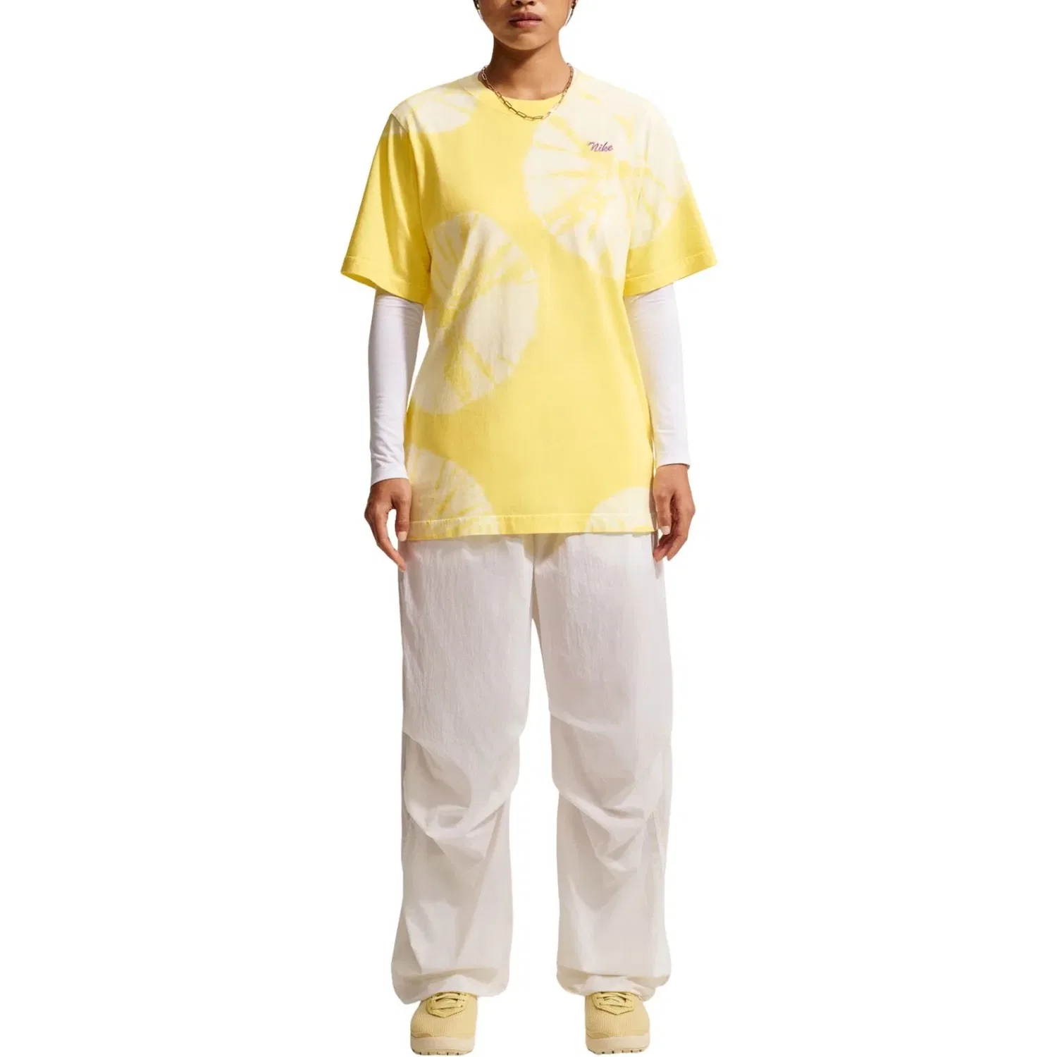 Женская футболка с коротким рукавом Nike Sportswear Soft Yellow, желтый — фото 2