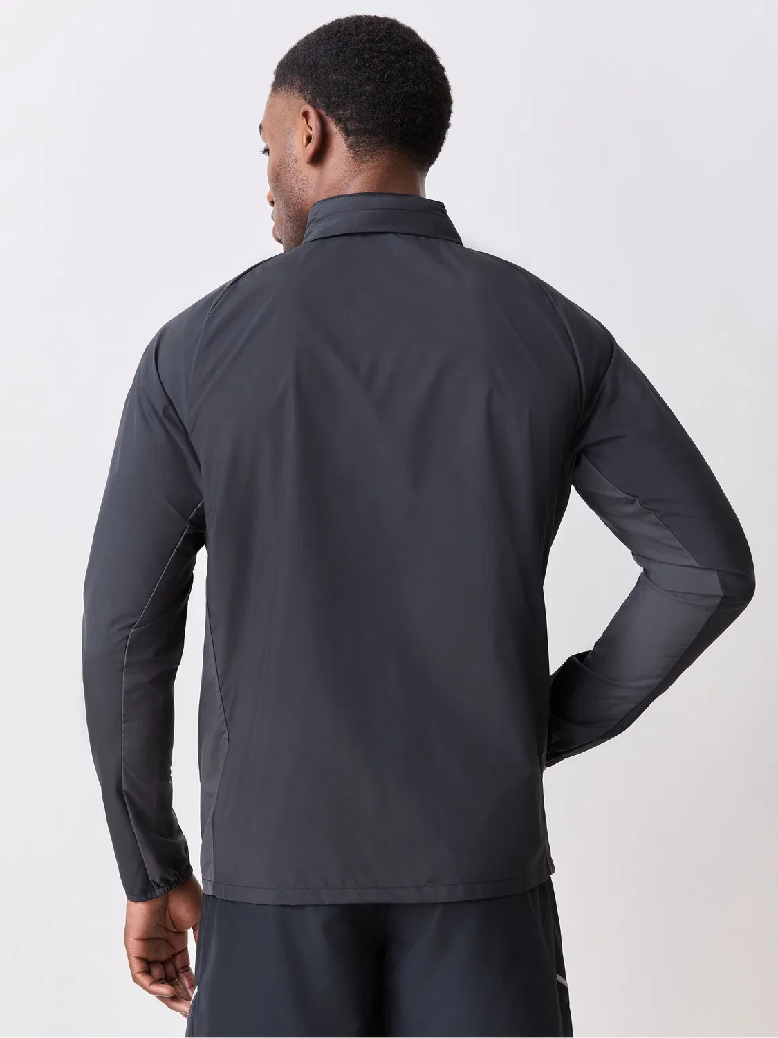 Черная беговая куртка Nike Miler UV Repel — фото 4