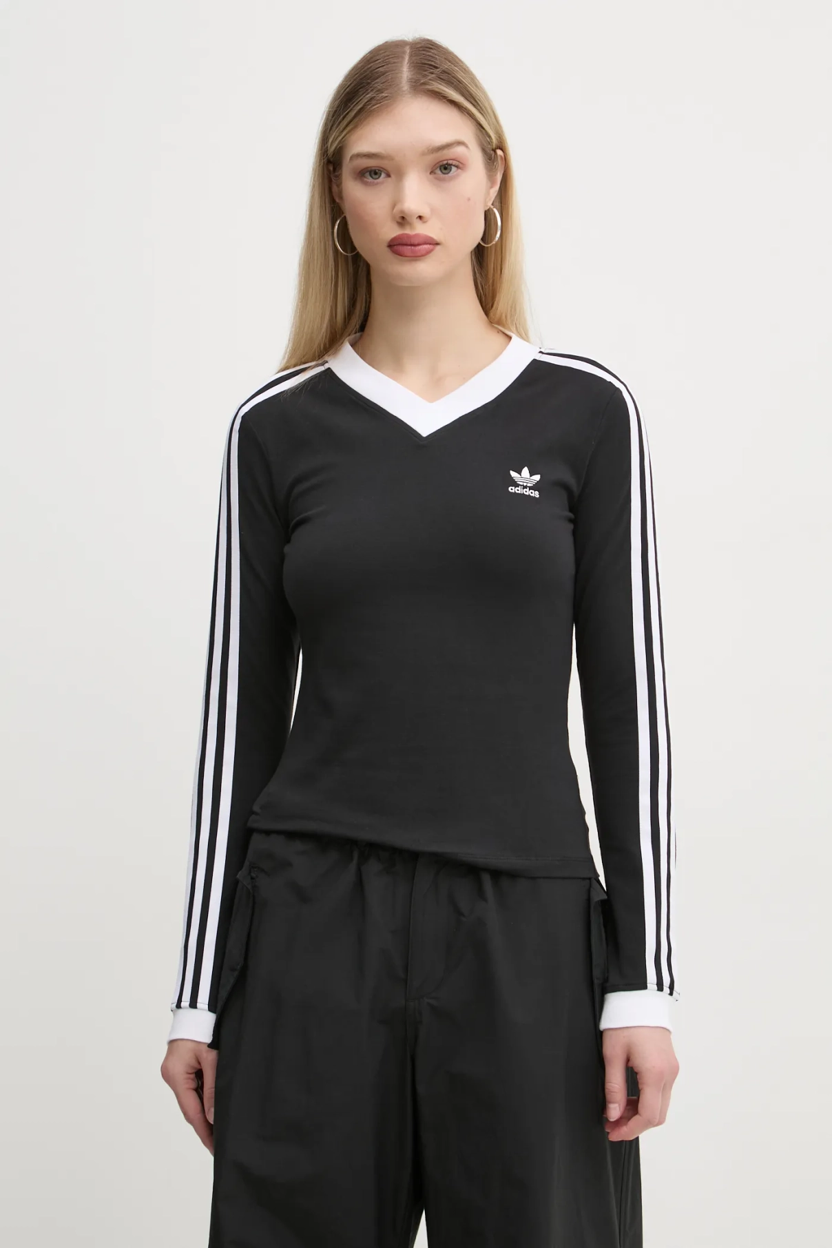 

Рубашка с длинными рукавами и V-образным вырезом LS adidas Originals, черный