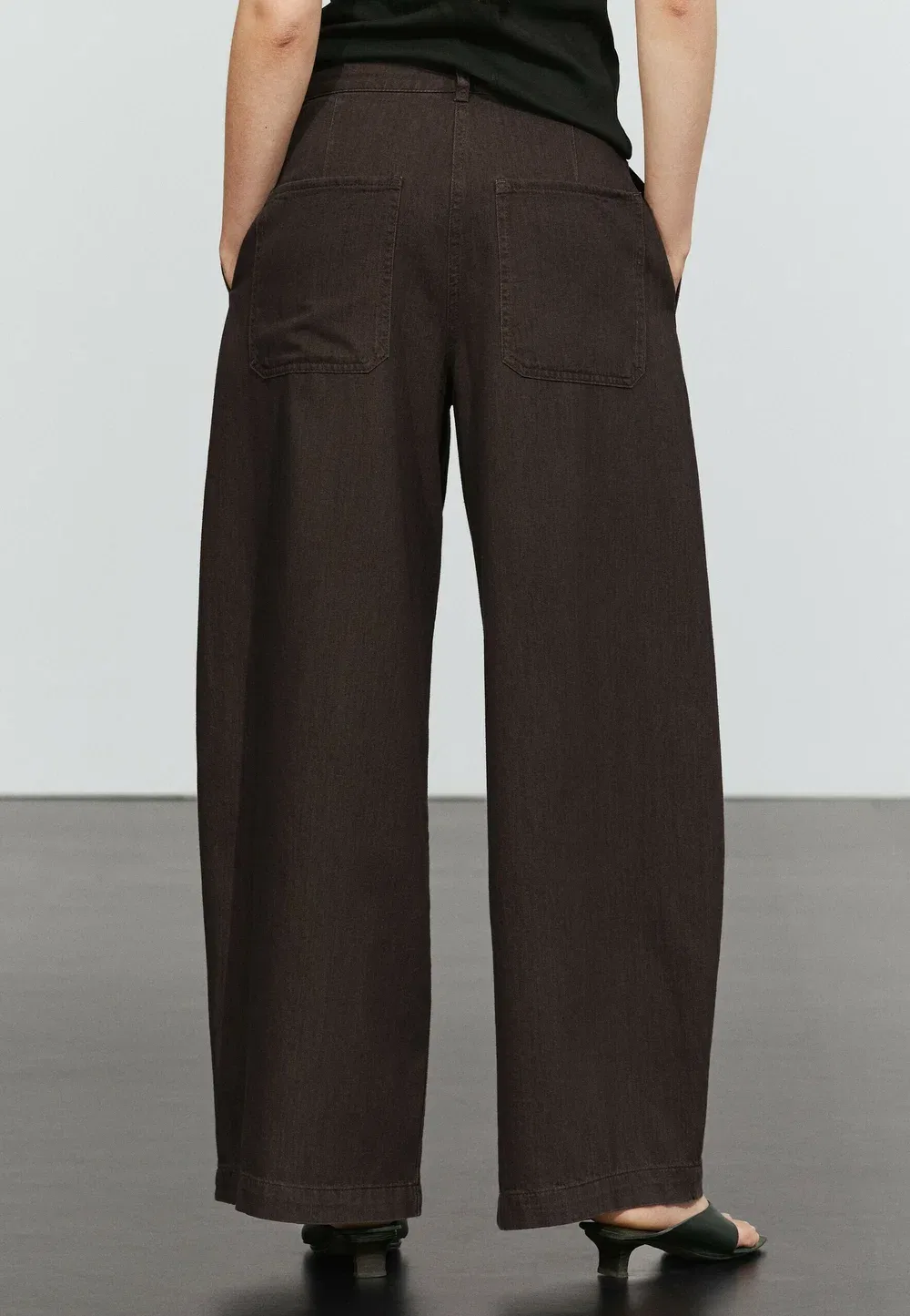 Джинсы с плиссировкой, облегающего кроя - джинсы свободного кроя Massimo Dutti, Dark Brown — фото 3
