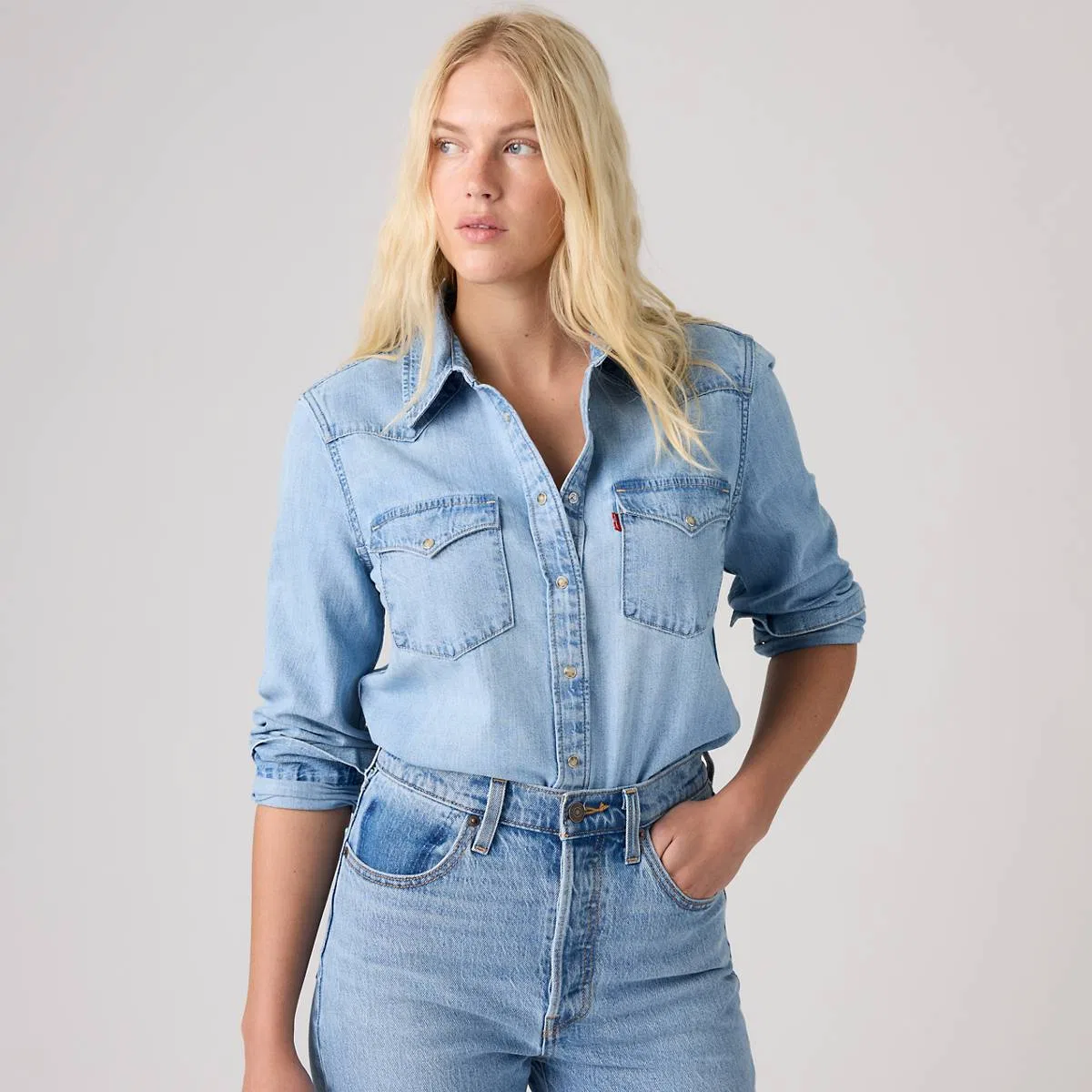 Классическая джинсовая рубашка в западном стиле на пуговицах Levi's, Sunbleach Sunset - Medium Wash