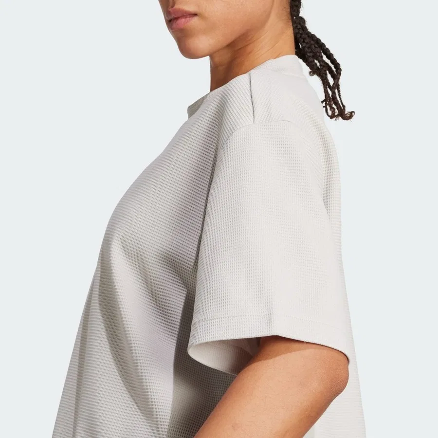 Женская футболка для йоги с текстурным узором adidas Performance Yoga Motion Waffle Tee, Бежевый — фото 4