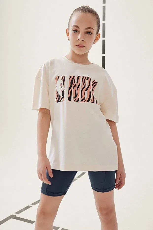 Детская футболка для девочек с принтом NBA Wordmark Oversize Wide Fit Crew Neck Short Sleeve Defacto, Beige-Bg700