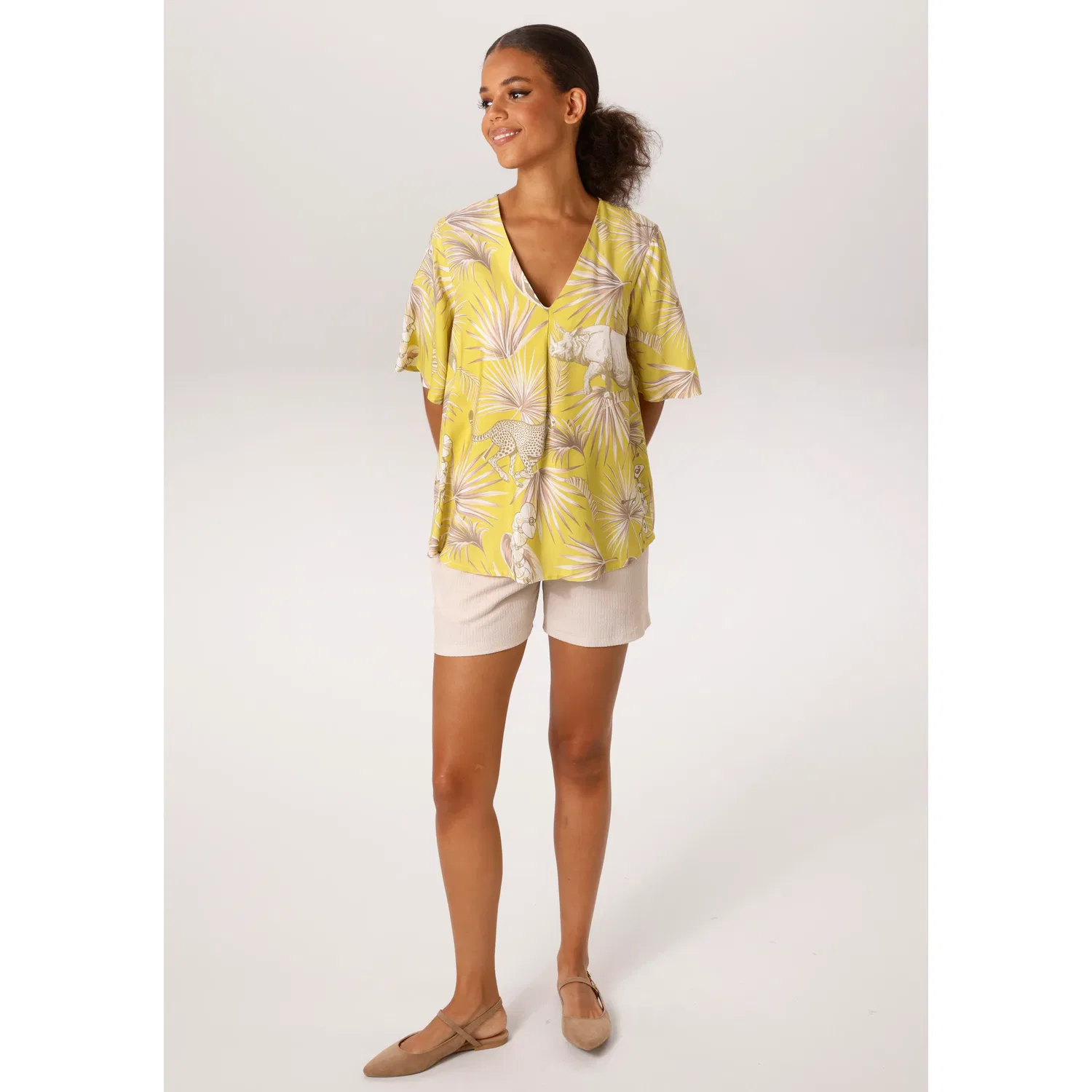 Женская блуза с V-образным вырезом Aniston CASUAL, Lime White Khaki Taupe Apricot — фото 4