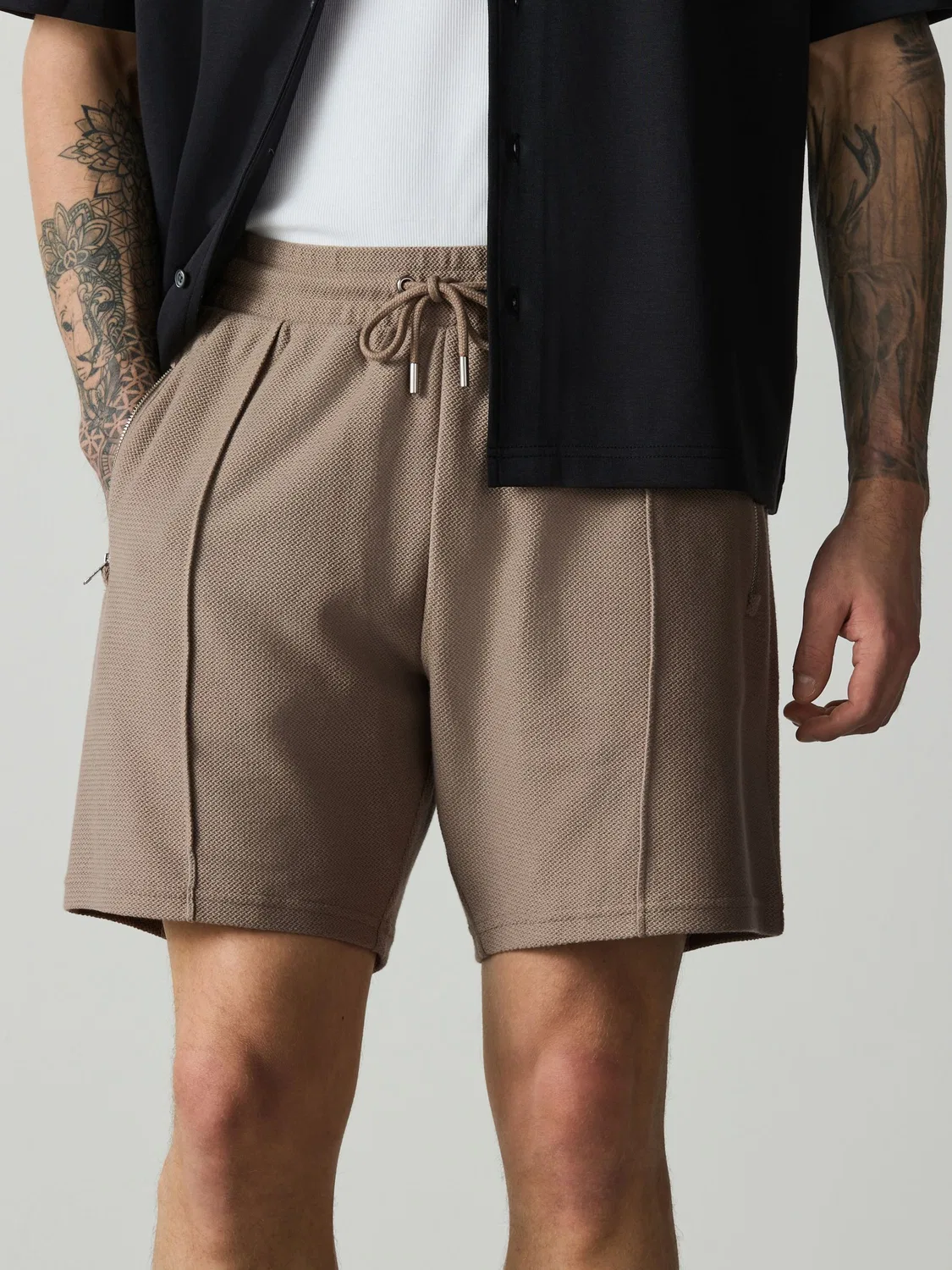 Шорты фактурные с защипами, Light Brown Next