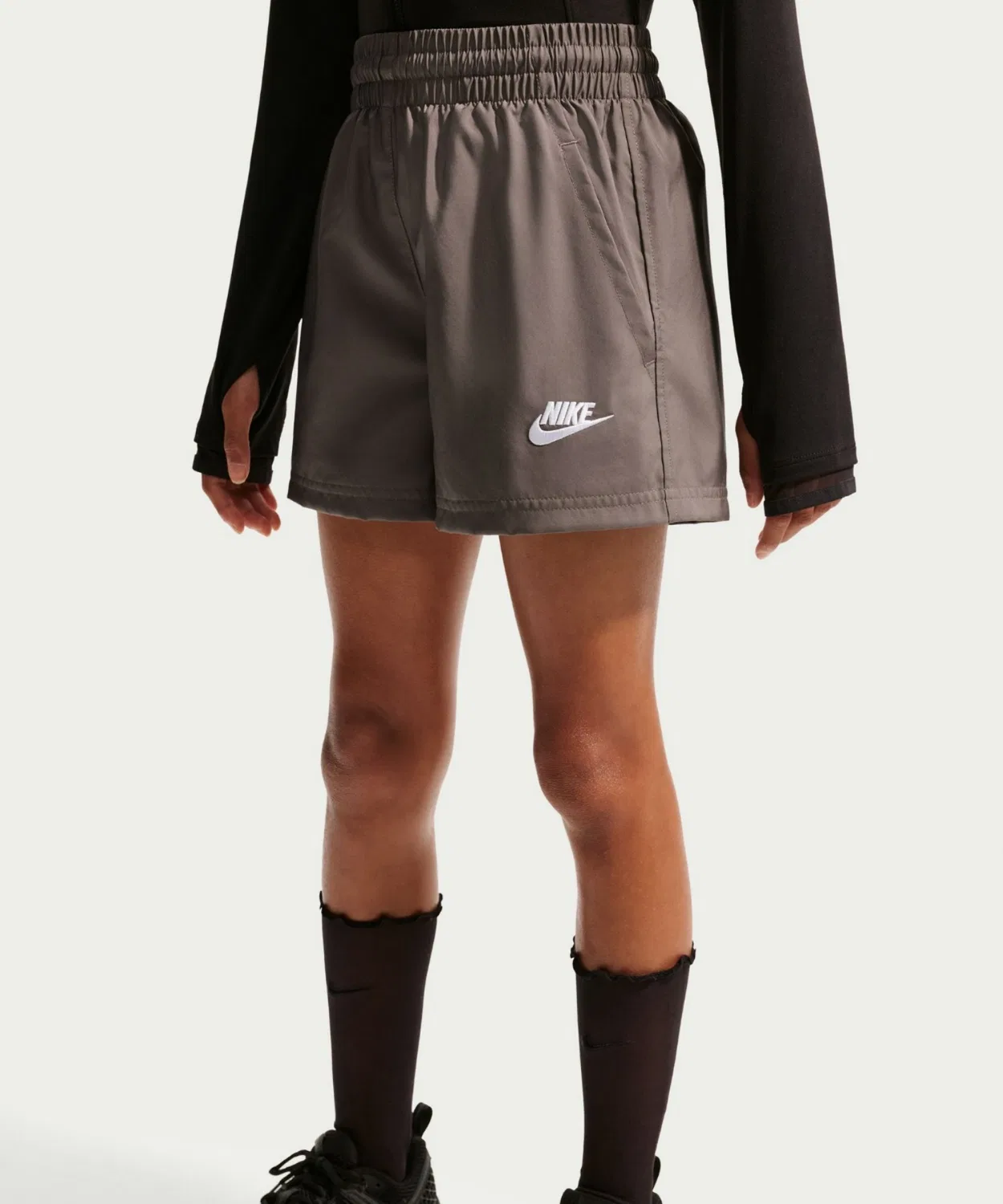 Детские шорты из у woven-ткани Nike Sportswear Club Cave Stone, Серый — фото 3