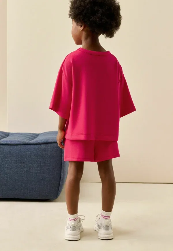 Комплект из футболки и шорт, модель Regular Fit, бренд Next, цвет bright pink, розовый
