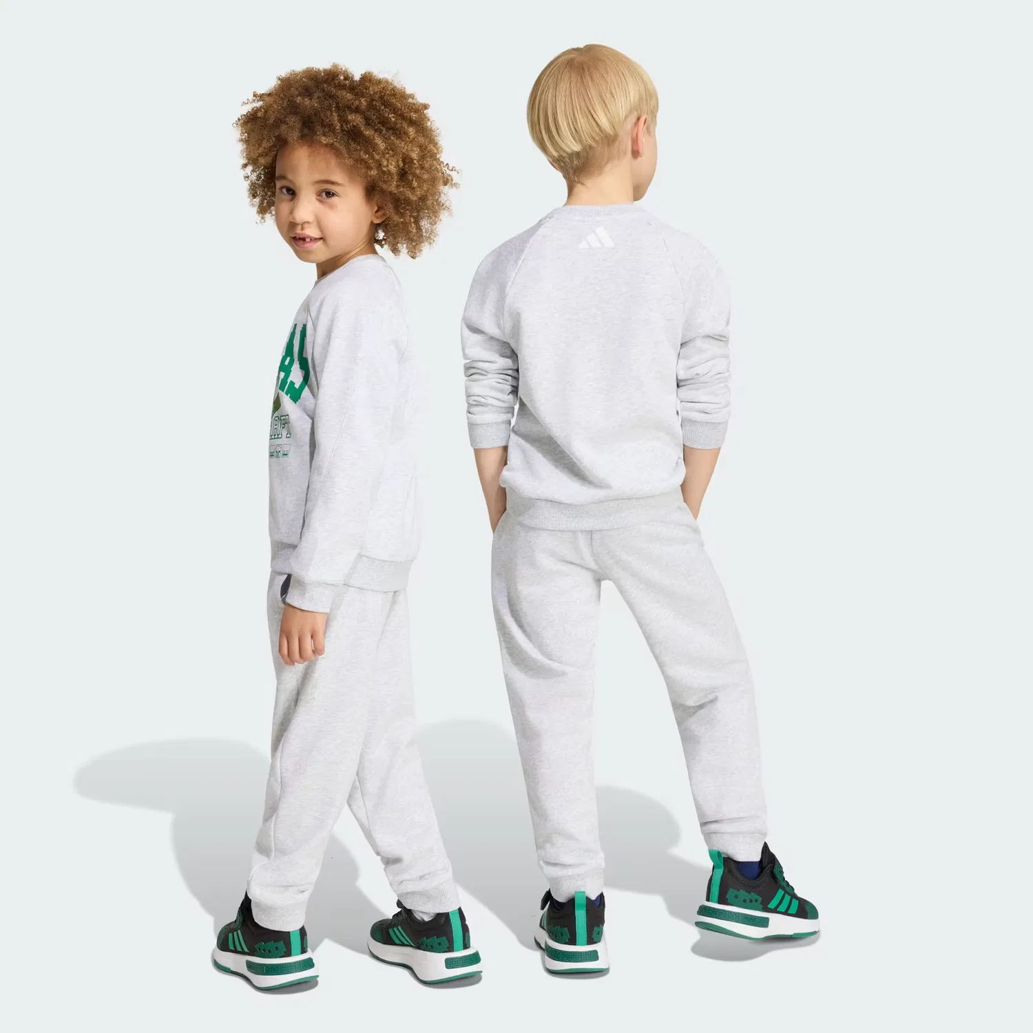 Детский спортивный костюм с графическим принтом, из топа и брюк minecraft Adidas Sportswear, светло-серый меланж — фото 2