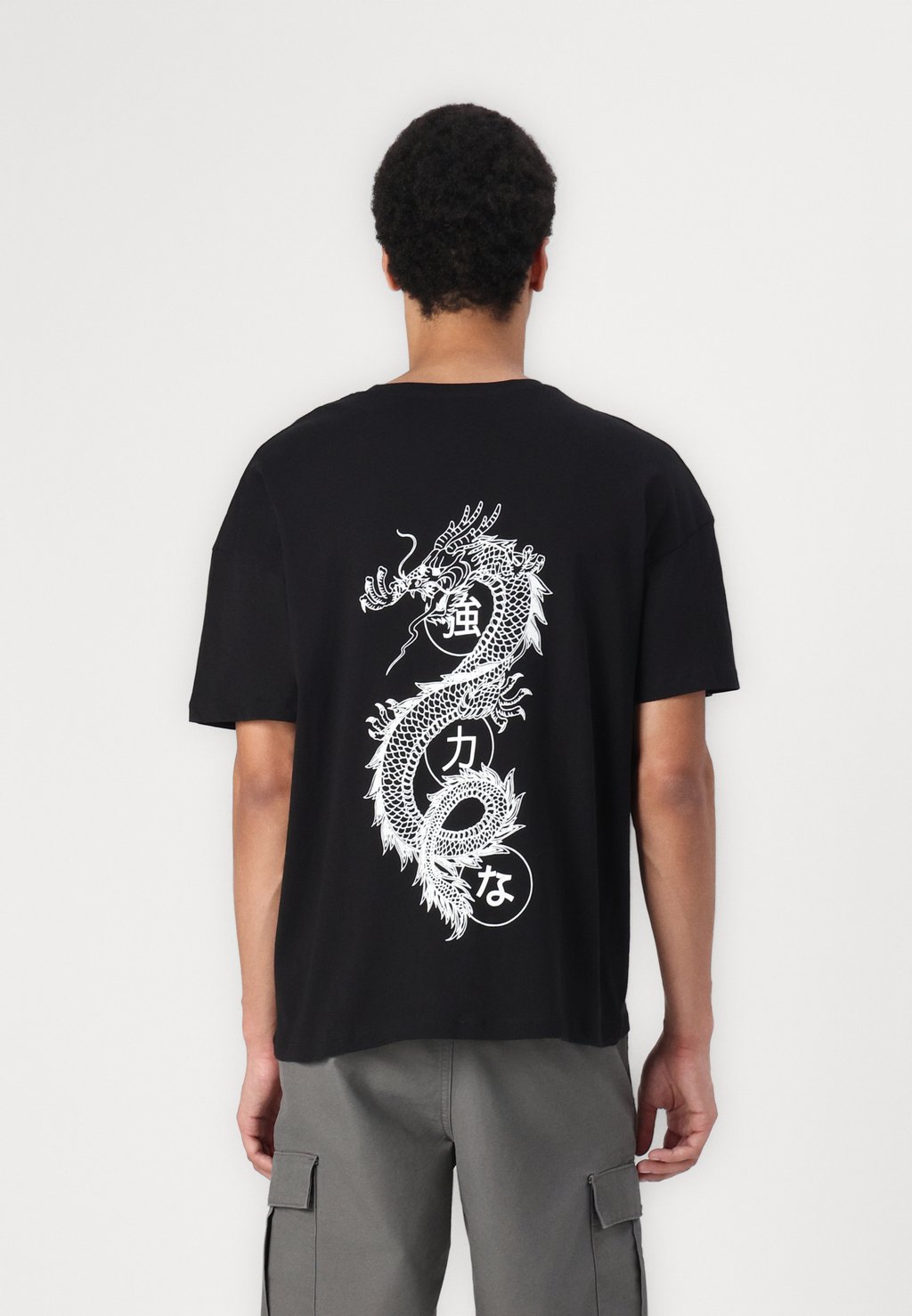 

Футболка с принтом JJDRAGON TEE CREW NECK Jack & Jones, черный