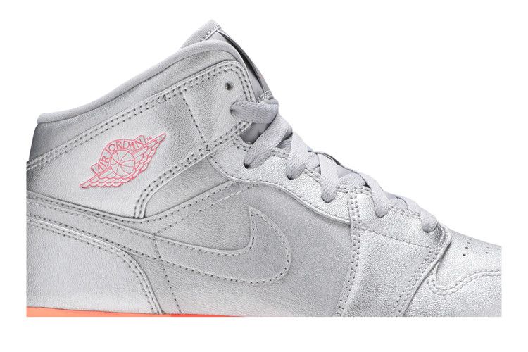 Кроссовки Air Jordan Air Jordan 1 Mid GS 'Metallic Silver Pink Crimson', серебряный — фото 3