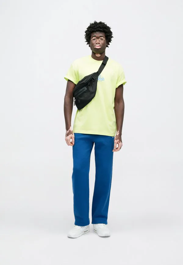 Футболка с принтом кафе и иллюстрацией Nike Sportswear, Lemon Twist — фото 3