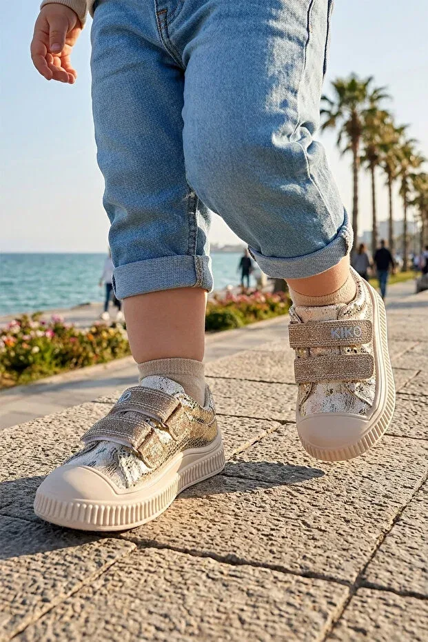 Детские туфли для девочек с блестками Kiko Kids, Gold — фото 3