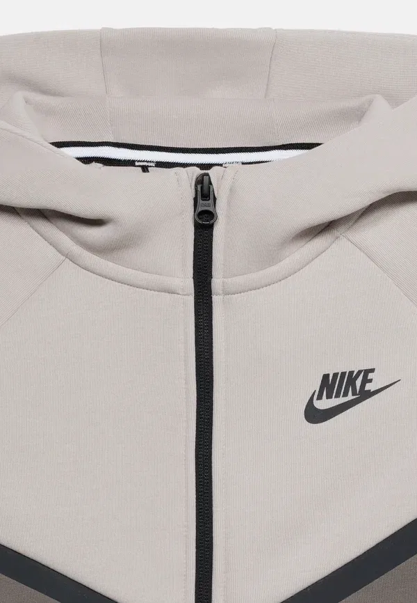 Толстовка на молнии с капюшоном дышащая Zip-up sweatshirt Nike Sportswear moon particle/cave stone/black, черный — фото 4