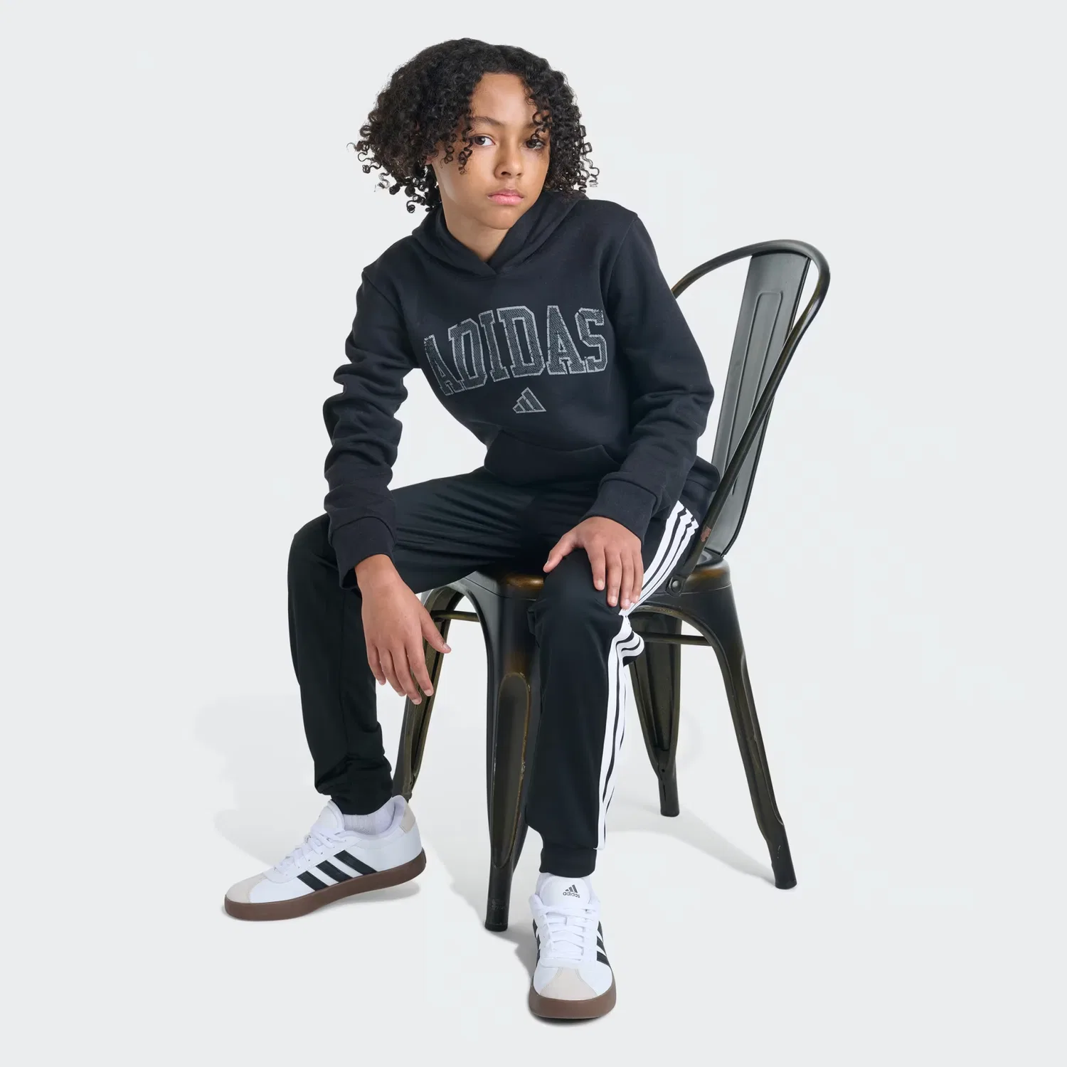 Детское худи с капюшоном и длинным рукавом Collegiate Arch Adidas Sportswear, черный — фото 3