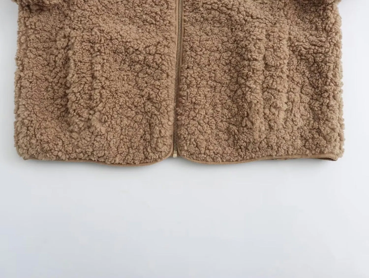 Женская куртка из флиса с V-образным вырезом, Colore Del Caffè — фото 4
