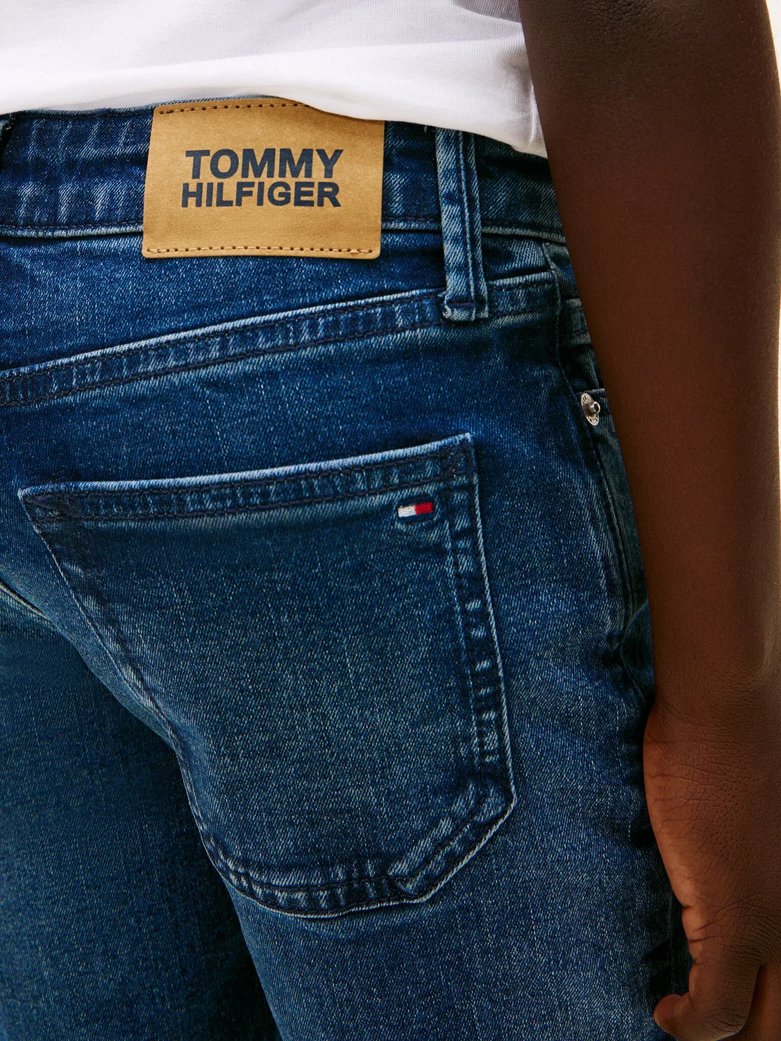 Джинсы прямого кроя для мальчика Tommy Hilfiger, темно-синий — фото 4