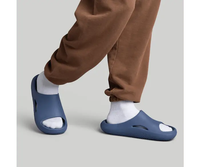 Шлепанцы Crocs Mellow Recovery, синий — фото 4