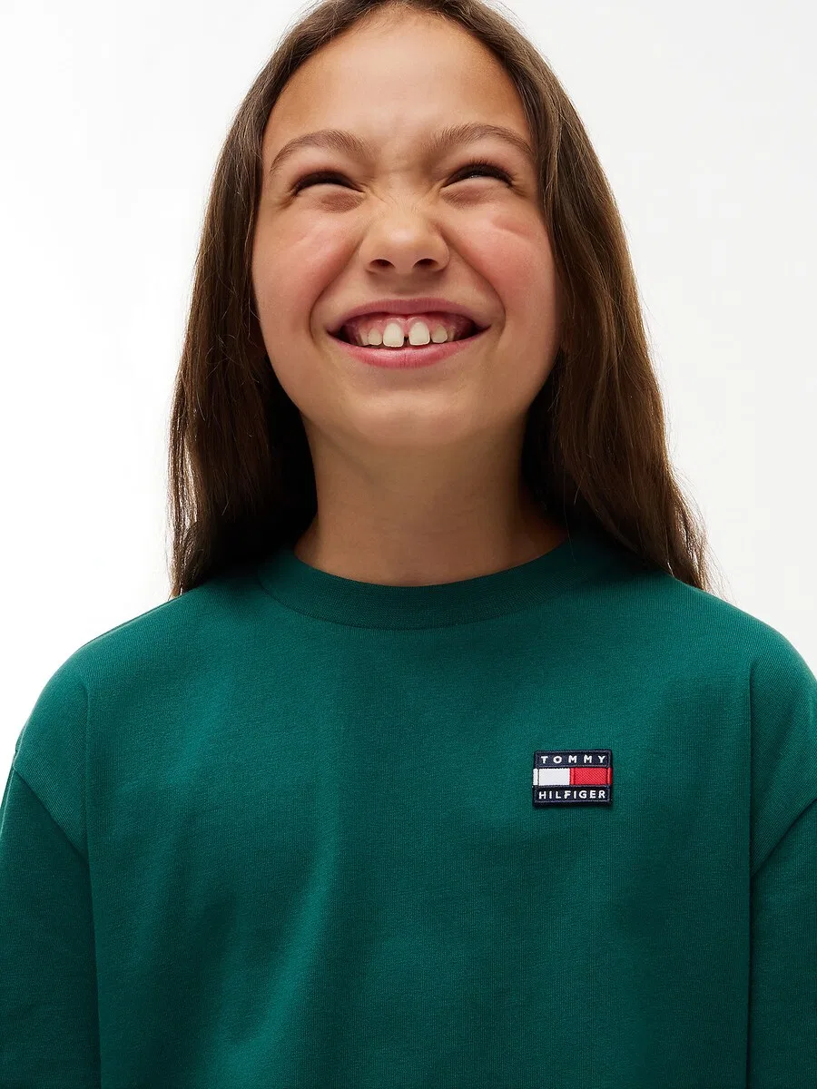 Футболка TOMMY HILFIGER 'Essential', еловый — фото 3