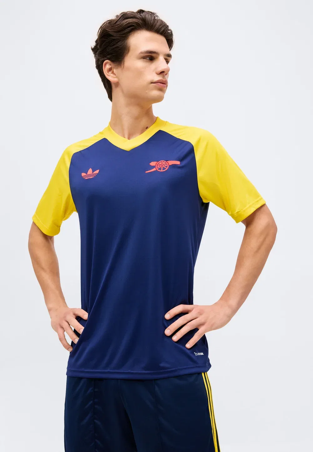 Предматчевая разминка «Арсенала» 26/27 на выезде - клубная форма Adidas Originals, Dark Blue — фото 4